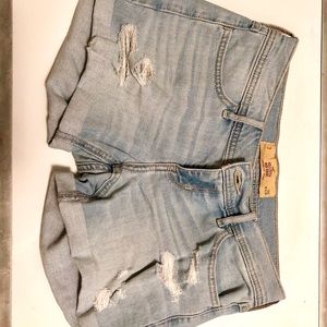 Hollister distressed light wash jean shorts size 3